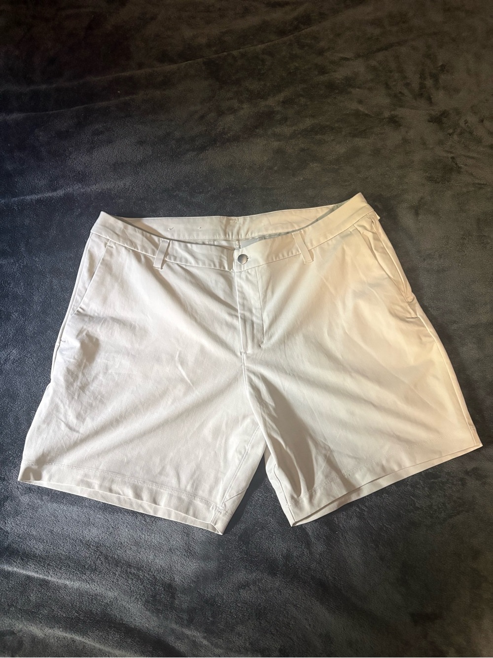 Lululemon Commission short classic 7 inch bone